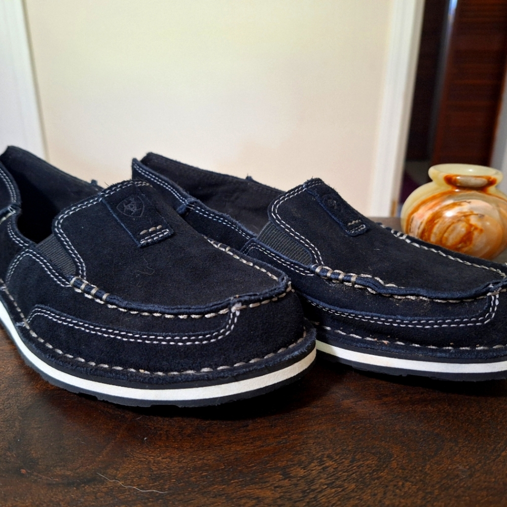 Ariat 8.5B Black Suede Loafers